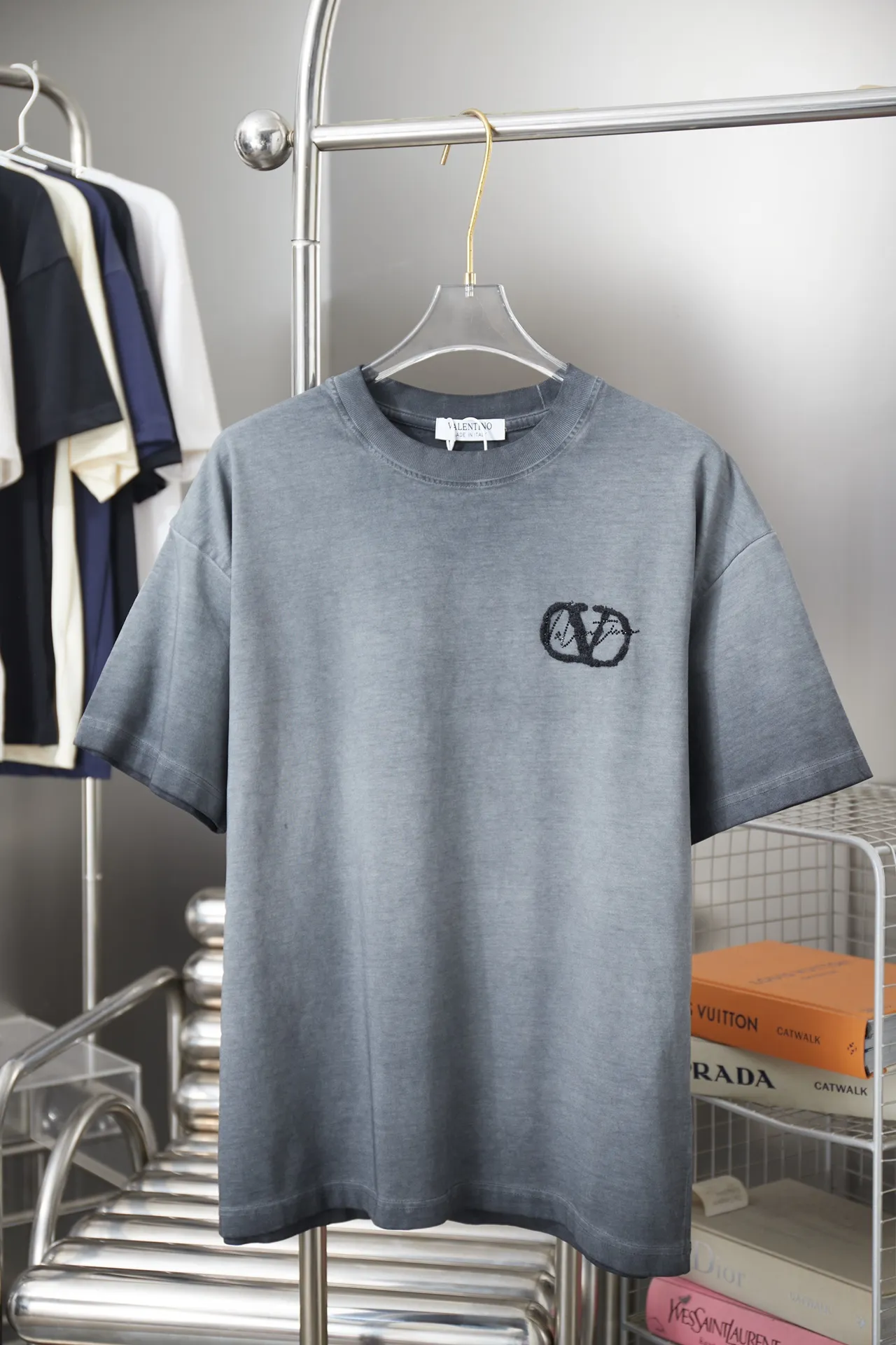 VAL*NTINO 25SS New Arrival · 280 100% · 32 1X 1 · logo ➕ . . · · ：Black/ /Gray/ Green Size：S/M/L/XL